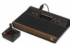 Consola de juegos Atari de la década de los setenta.